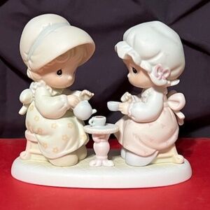 Precious Moments 'Friendship Hits the Spot'